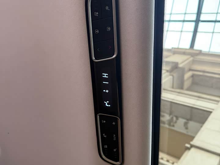 Фото 9 - GAC Trumpchi E8