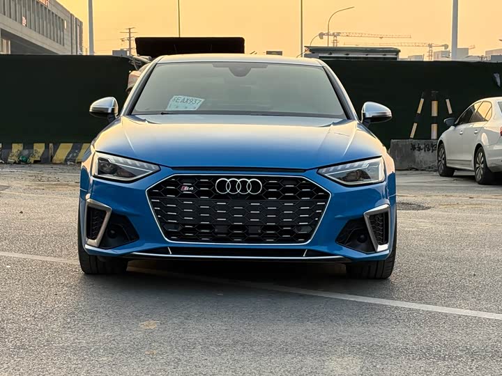 Фото 2 - Audi S4