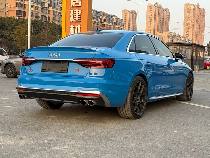 Фото 5 - Audi S4