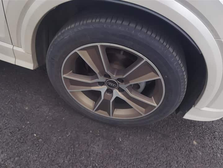 Фото 6 - Audi Q2L