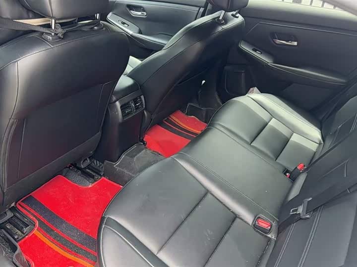 Фото 4 - Nissan Sylphy