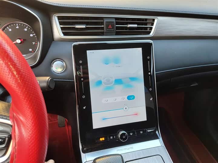 Фото 6 - Roewe RX5