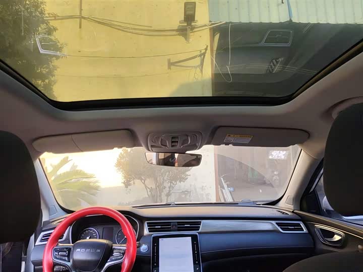 Фото 9 - Roewe RX5