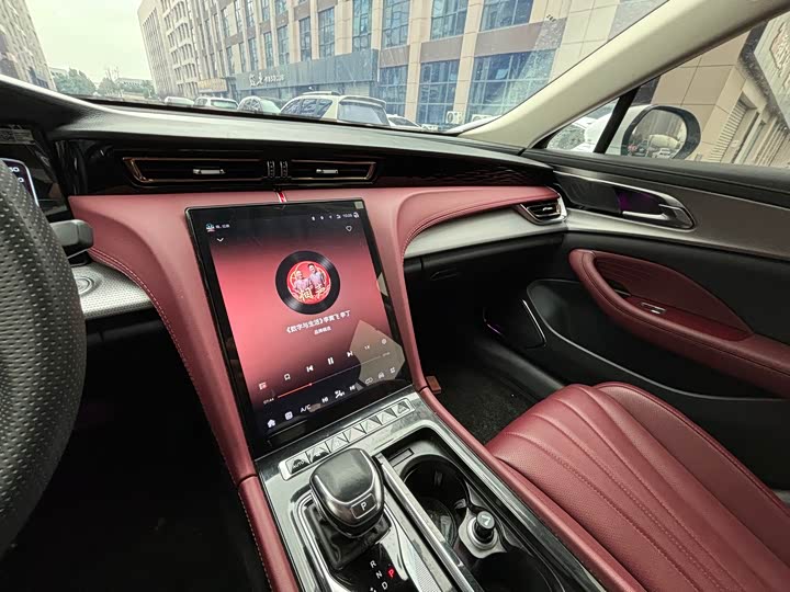 Фото 5 - Hongqi H5