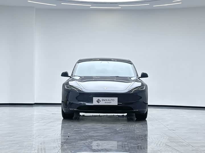 Фото 7 - Tesla Model 3