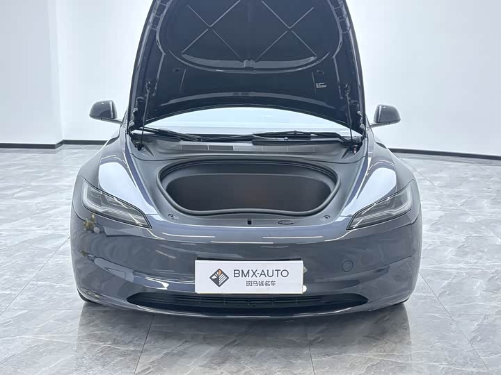 Фото 9 - Tesla Model 3