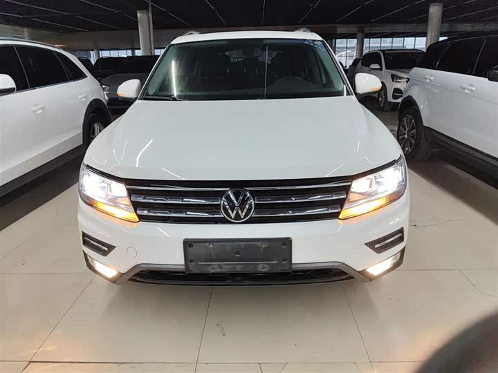 Фото 3 - Volkswagen Tiguan L Pro