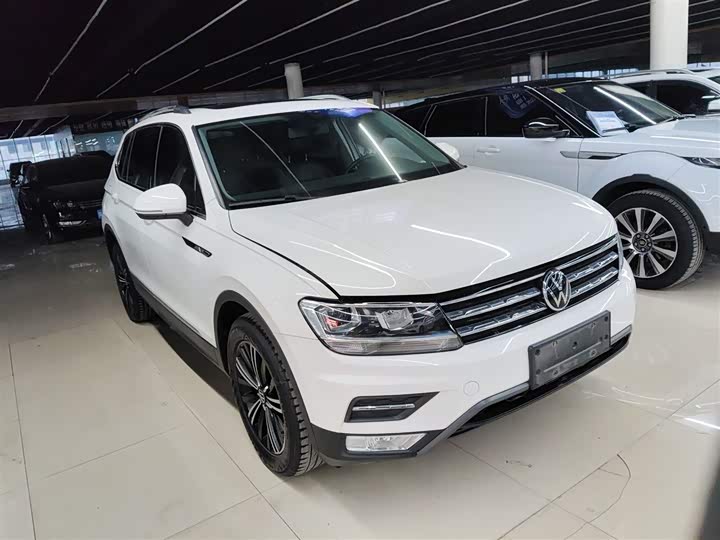 Фото 4 - Volkswagen Tiguan L Pro