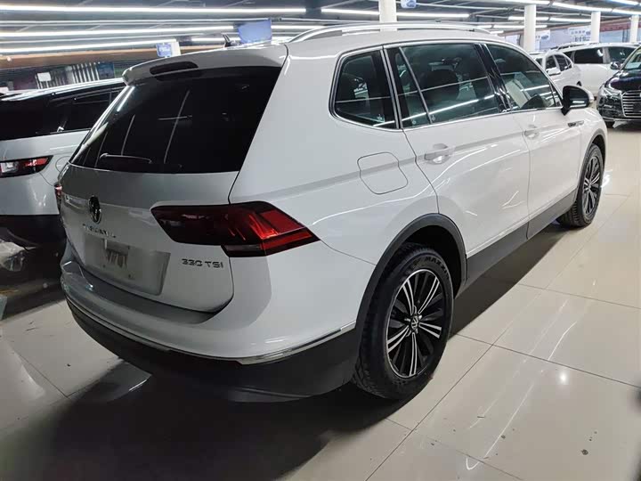 Фото 7 - Volkswagen Tiguan L Pro