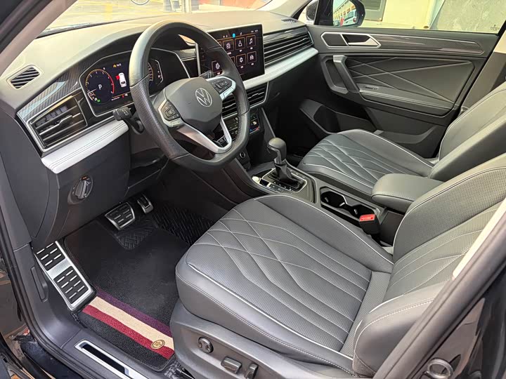 Фото 4 - Volkswagen Tiguan L Pro