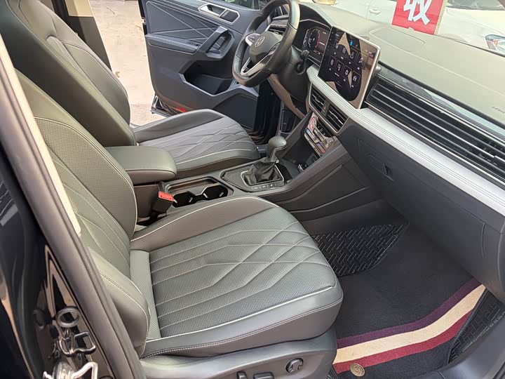 Фото 7 - Volkswagen Tiguan L Pro