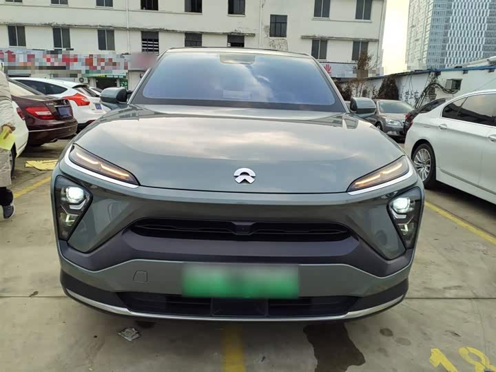 Фото 3 - Nio EC6
