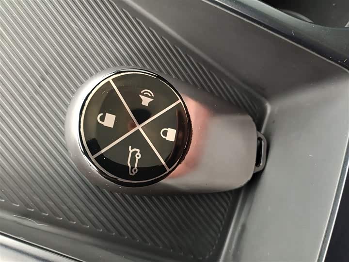 Фото 9 - Nio EC6