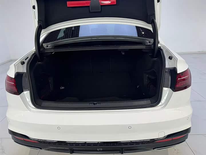 Фото 6 - Audi A4L