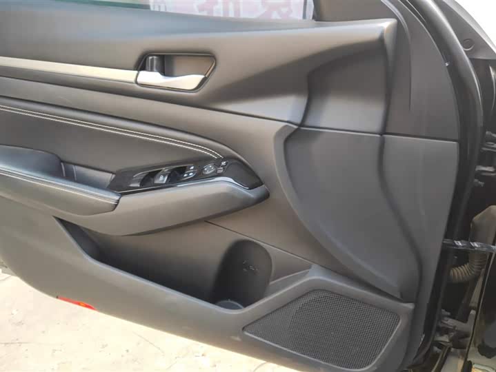 Фото 7 - Nissan Teana