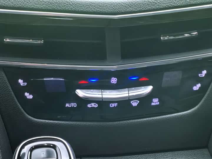 Фото 8 - Cadillac CT6