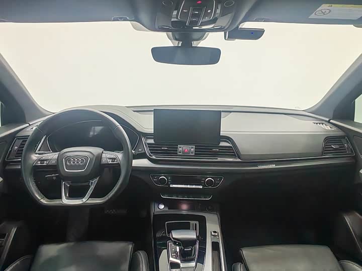 Фото 9 - Audi Q5L