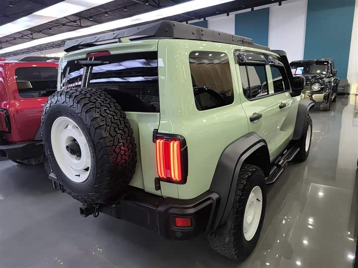 Фото 7 - Tank 300