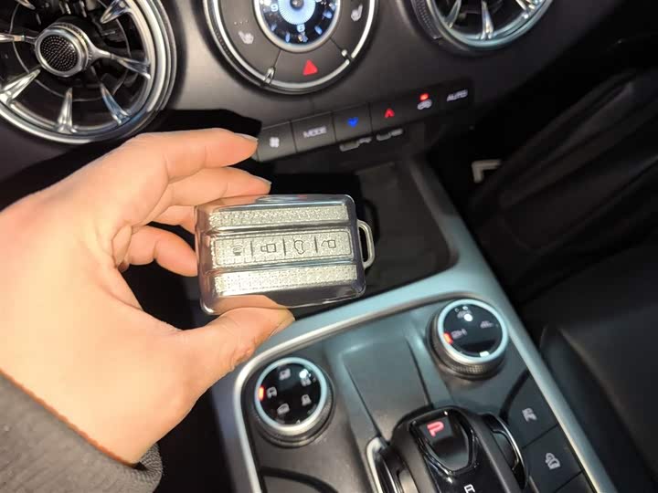 Фото 9 - Tank 300