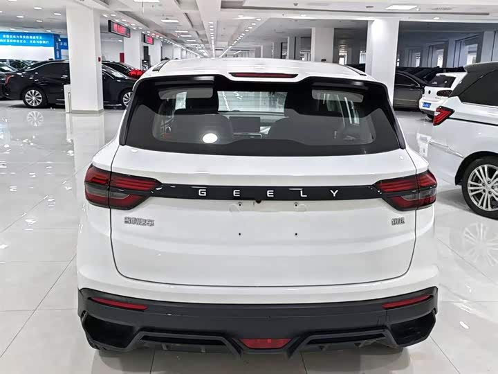 Фото 7 - Geely Coolray