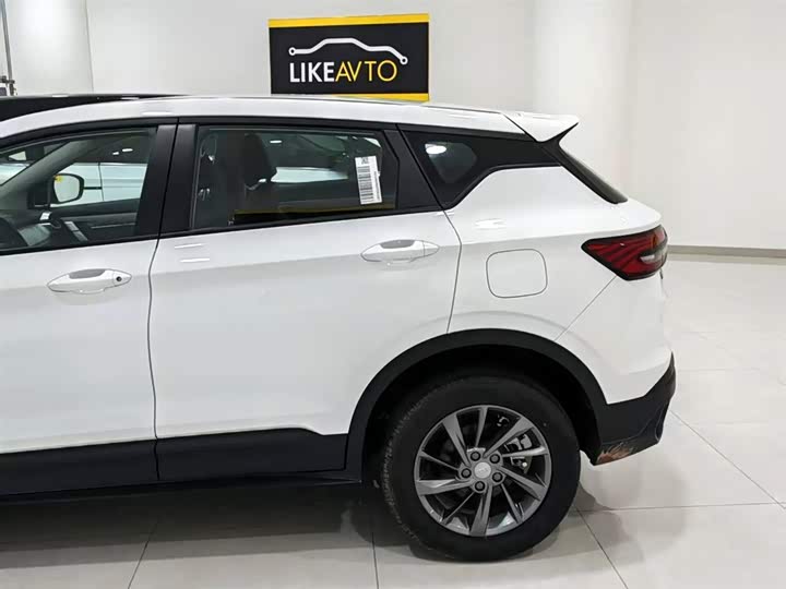 Фото 8 - Geely Coolray