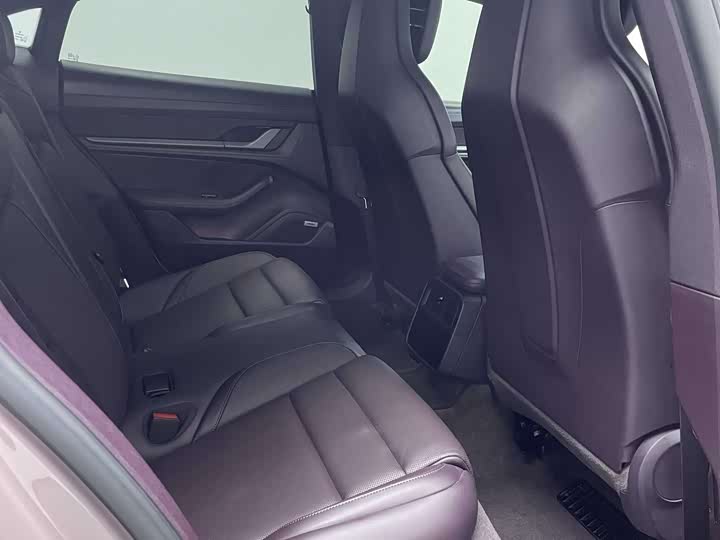 Фото 3 - Porsche Taycan