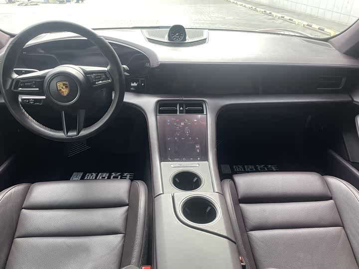 Фото 5 - Porsche Taycan