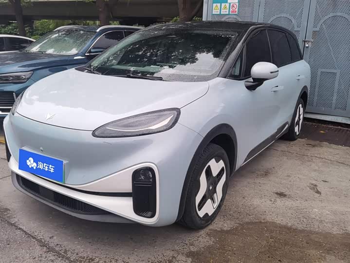 Фото 1 - BAIC Arcfox Kaola