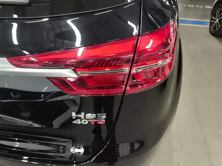 Фото 8 - Hongqi HS5