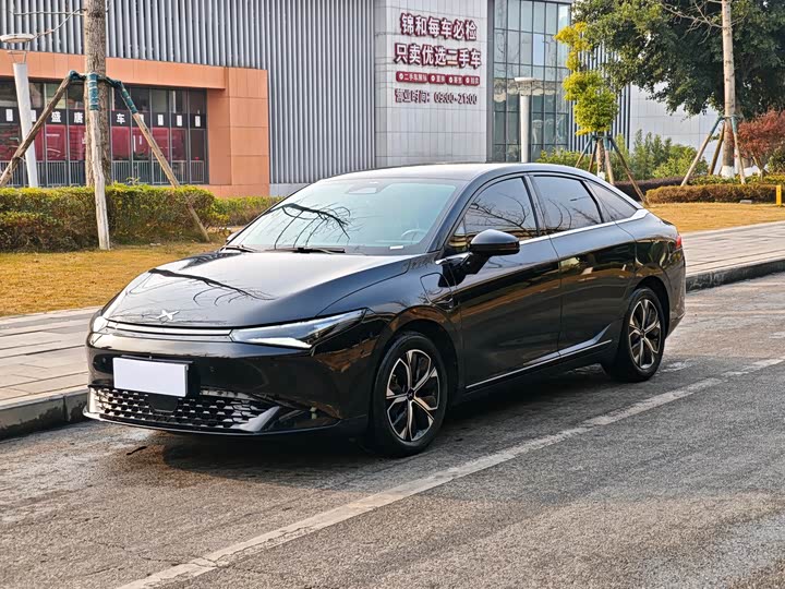 Фото 1 - XPeng P5