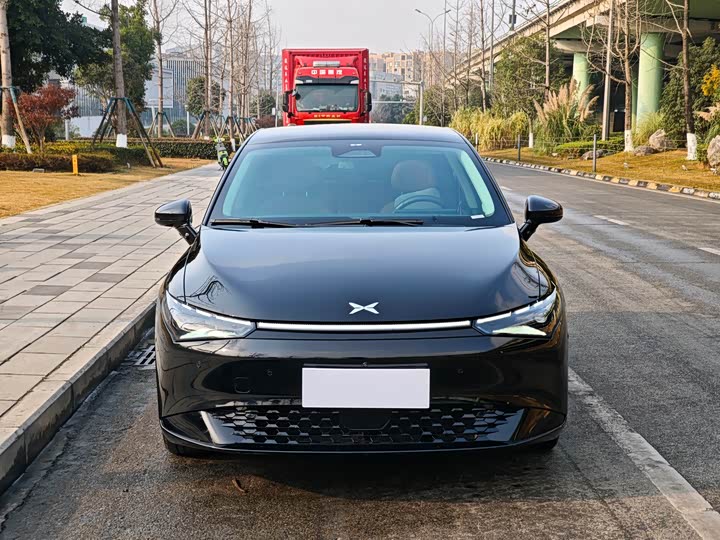 Фото 2 - XPeng P5