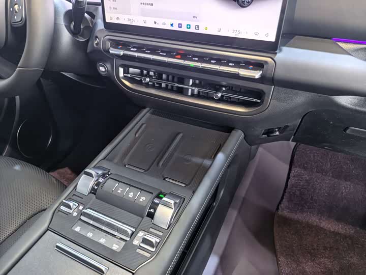 Фото 8 - Tank 300 Hybrid