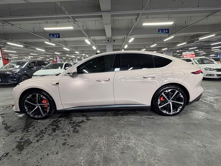 Фото 3 - Nio ET5