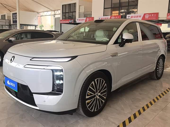 Фото 1 - Denza N8L