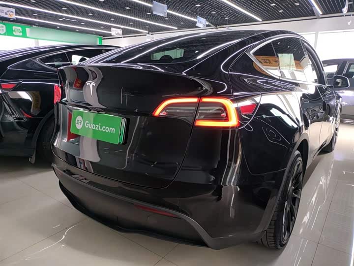 Фото 6 - Tesla Model Y