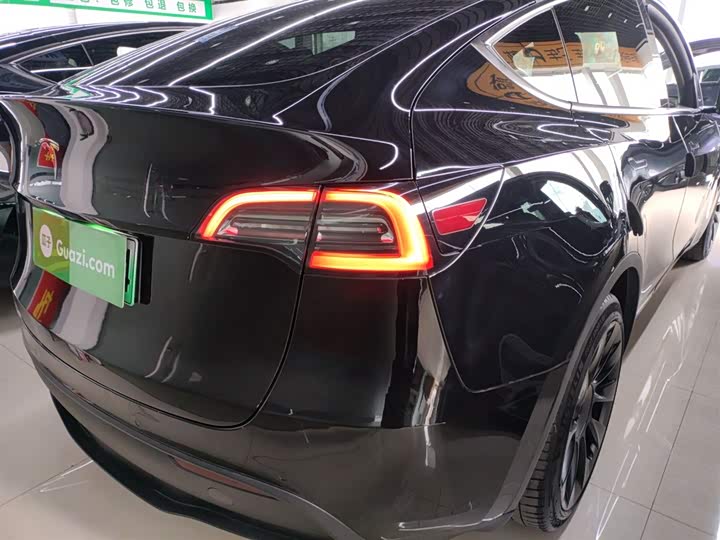 Фото 8 - Tesla Model Y