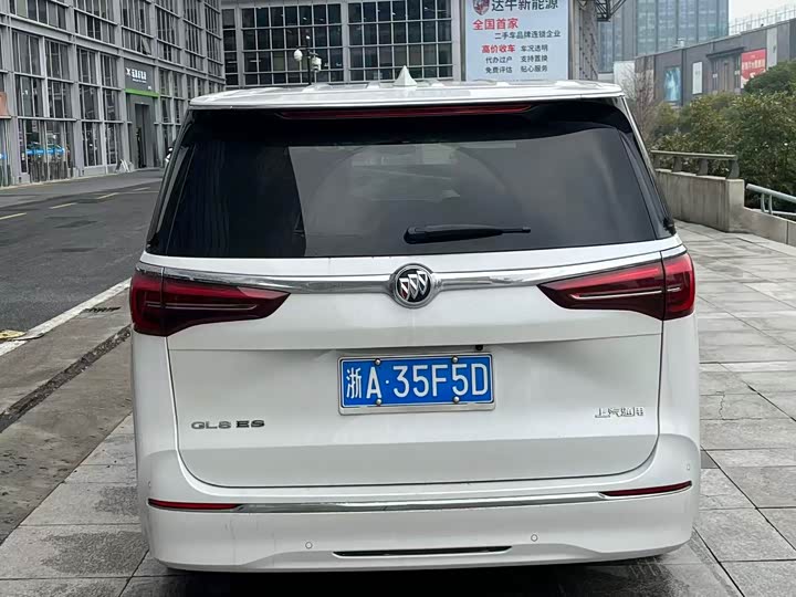 Фото 5 - Buick GL8 ES