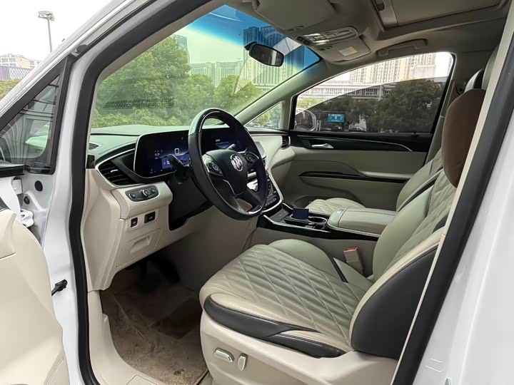 Фото 8 - Buick GL8 ES