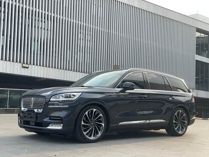 Фото 1 - Lincoln Aviator