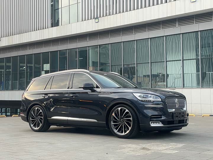 Фото 3 - Lincoln Aviator