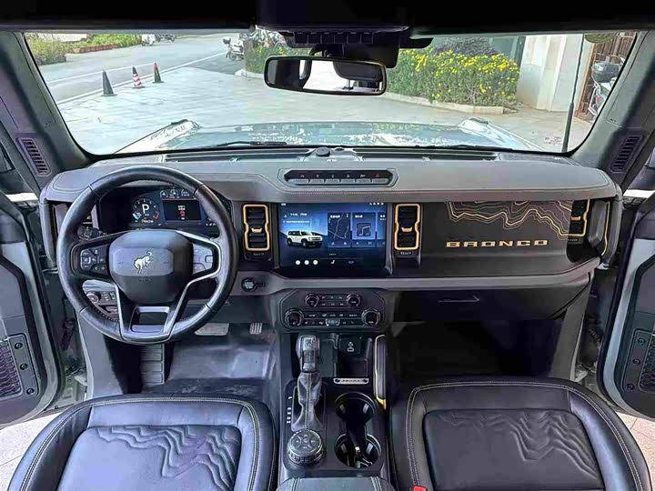 Фото 4 - Ford Bronco