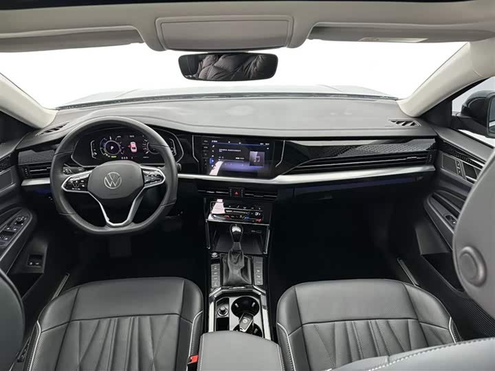 Фото 7 - Volkswagen Passat Hybrid