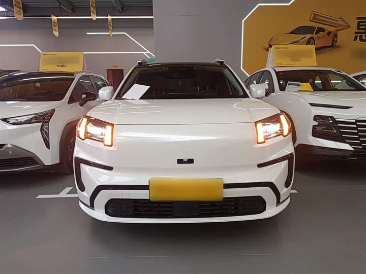 Фото 3 - GAC Aion V