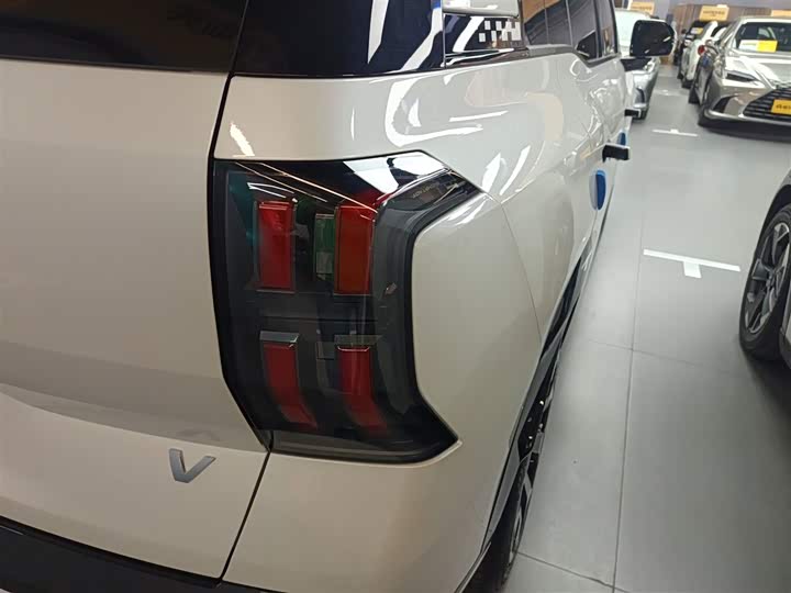 Фото 8 - GAC Aion V