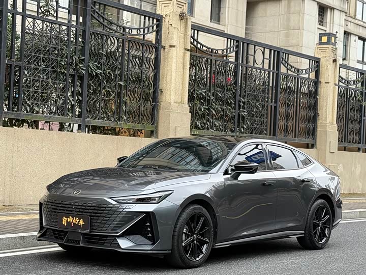 Фото 1 - Changan UNI-V