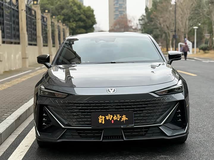 Фото 2 - Changan UNI-V