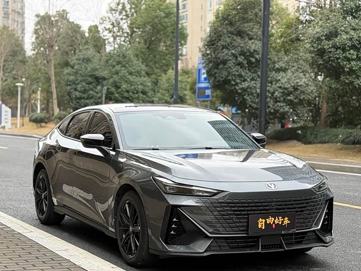 Фото 3 - Changan UNI-V