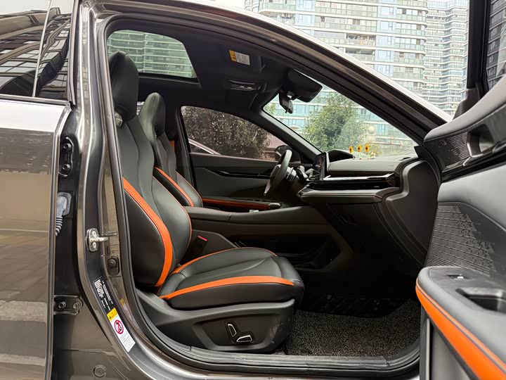 Фото 8 - Changan UNI-V