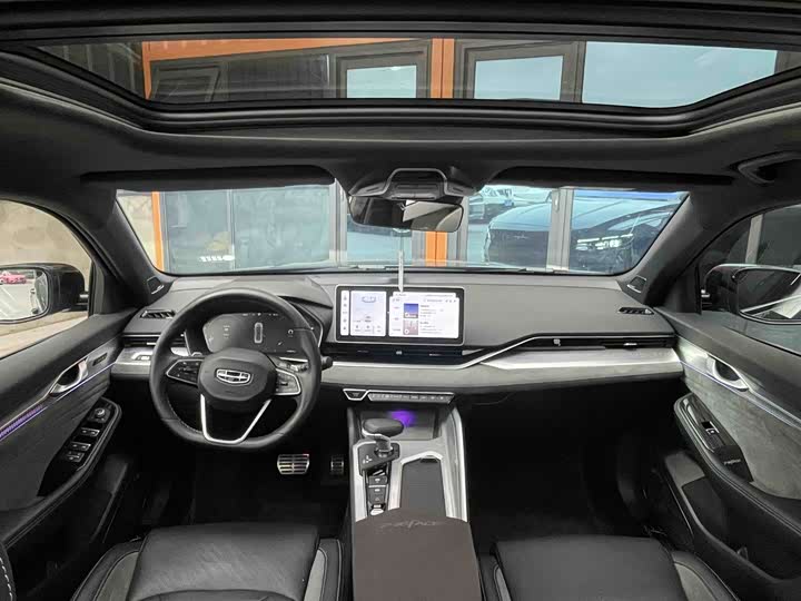 Фото 6 - Geely Preface