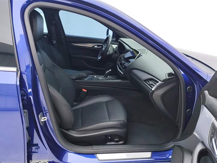 Фото 8 - Cadillac CT5